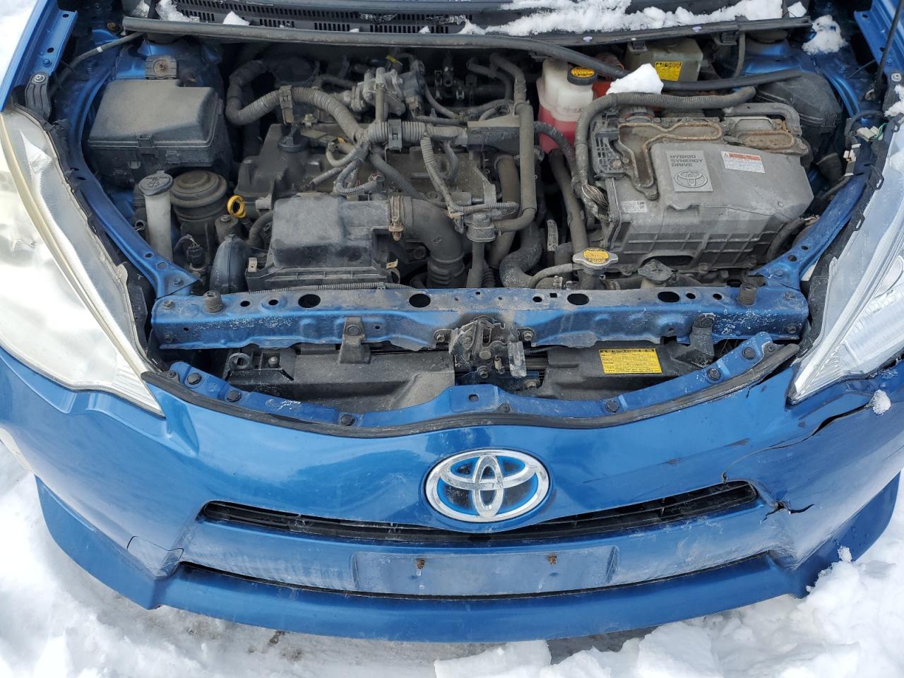 2012 Toyota Prius - Image 11