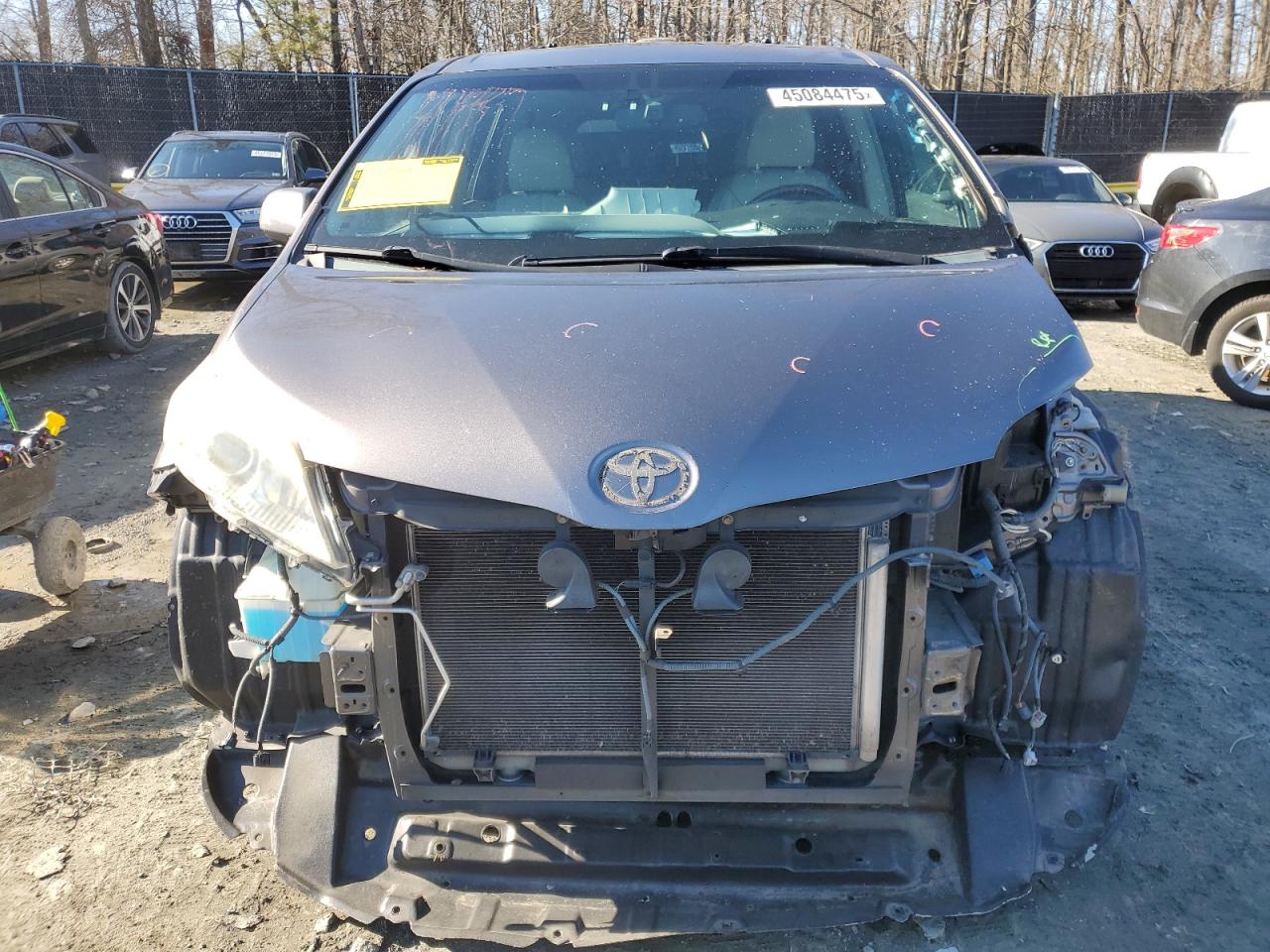 2011 Toyota Sienna - Image 5