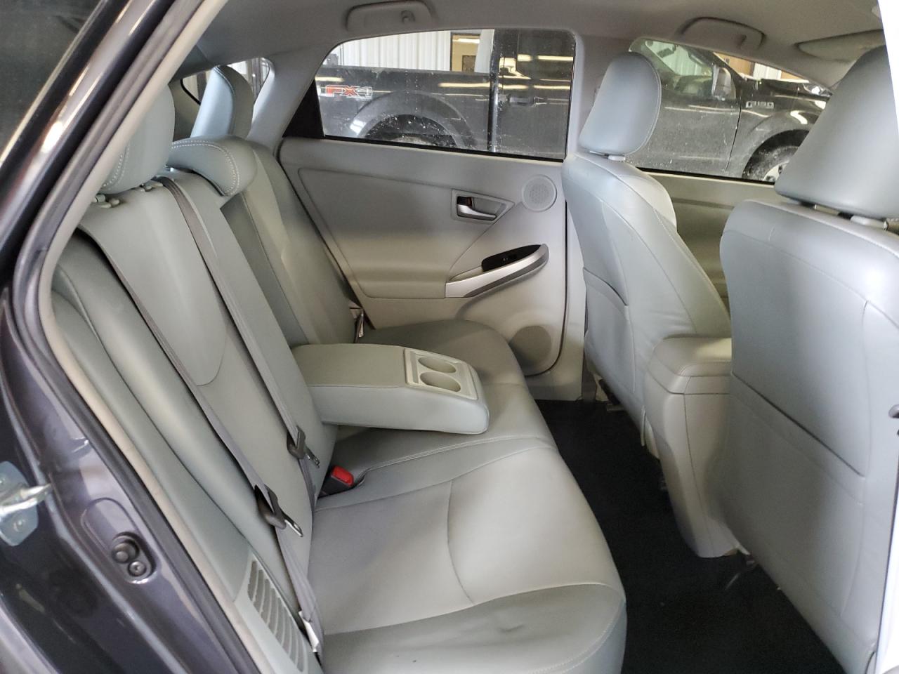 2014 Toyota Prius - Image 10