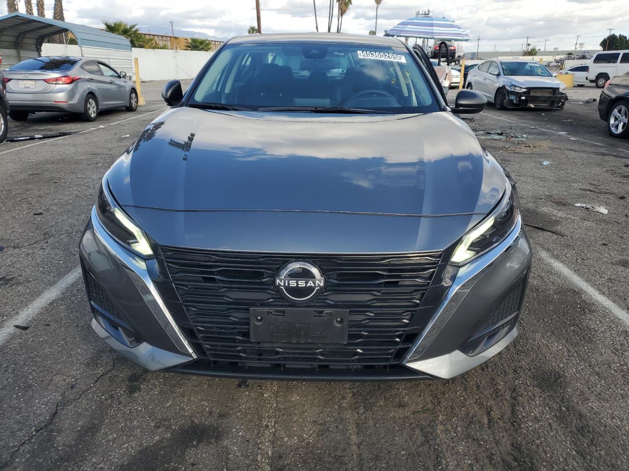 2024 Nissan Altima - Image 5