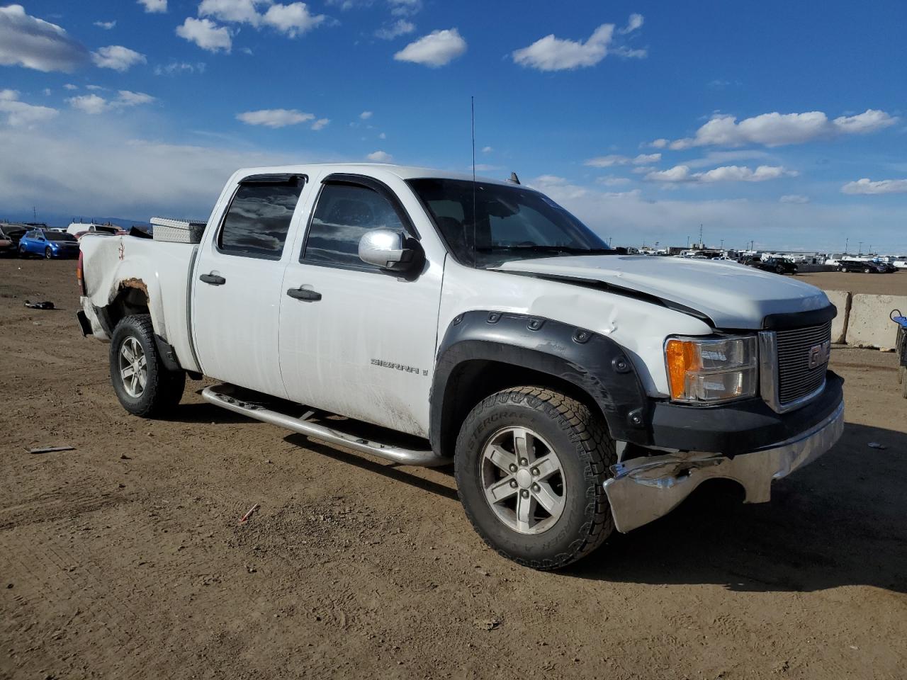 2007 GMC Sierra - Image 4