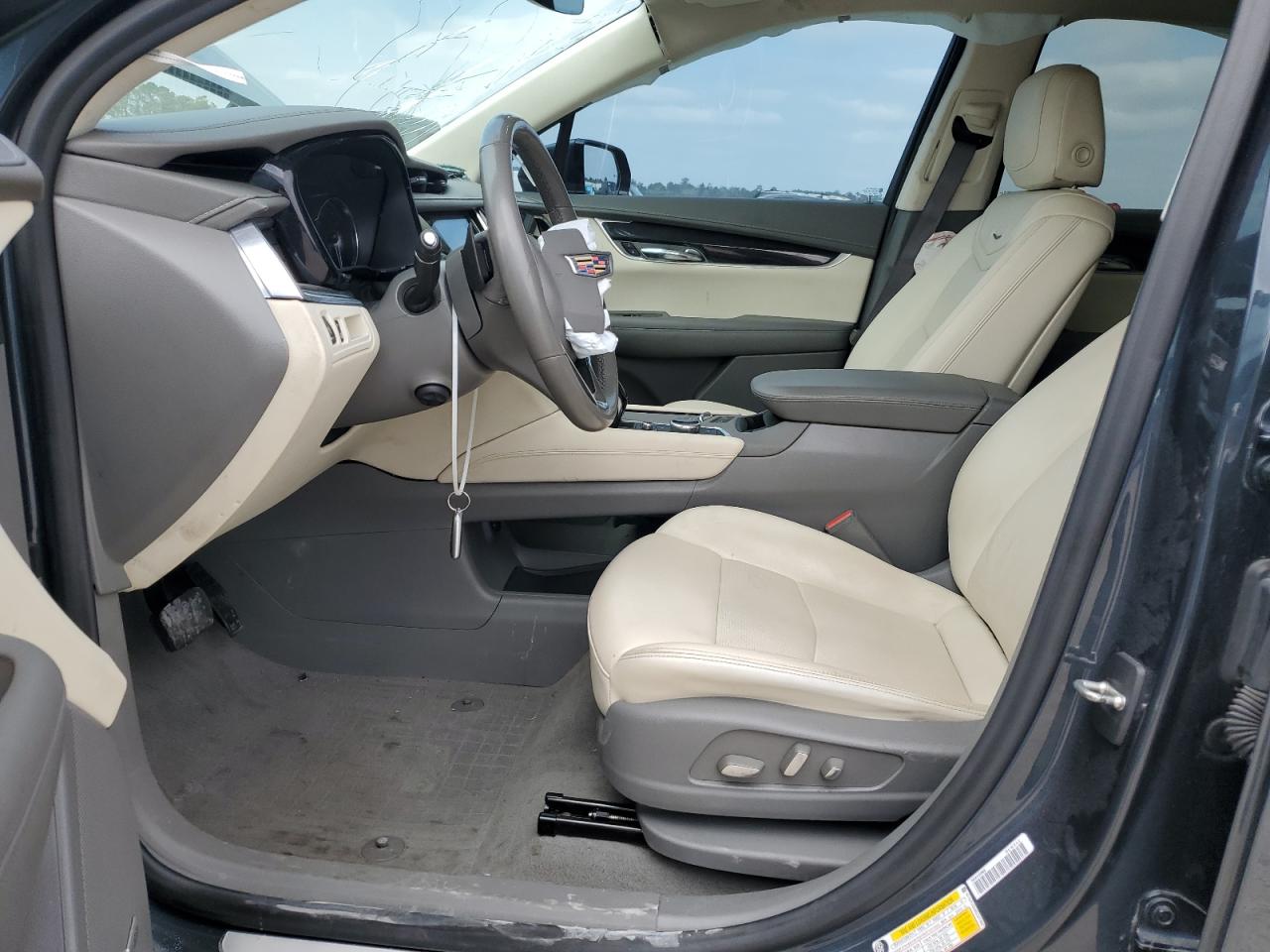 2021 Cadillac XT6 - Image 7