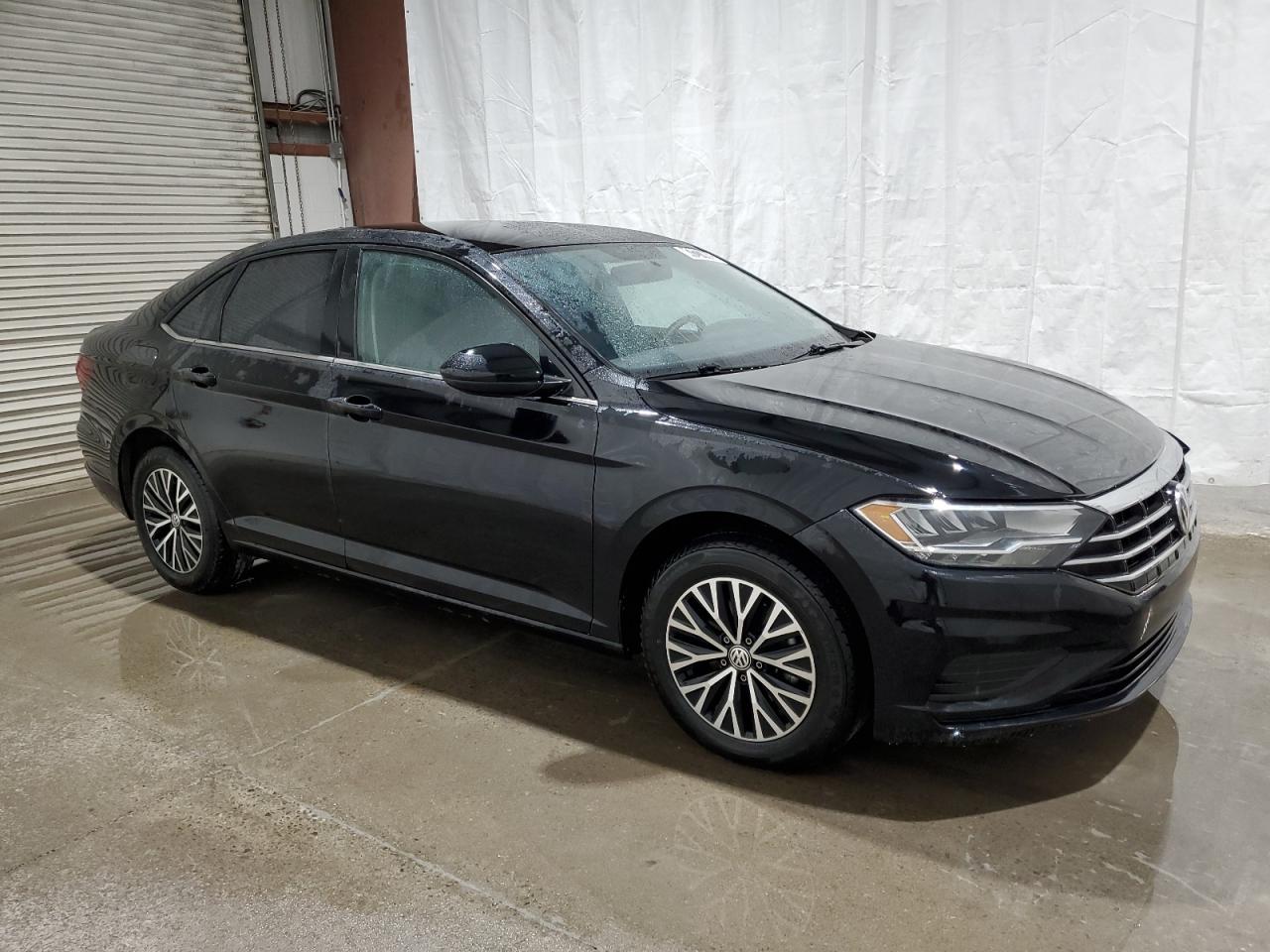 2021 Volkswagen Jetta - Image 4
