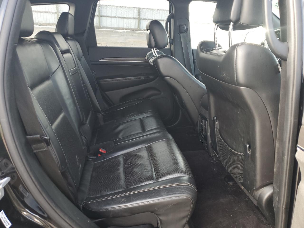 2016 Jeep Grand Cherokee - Image 11
