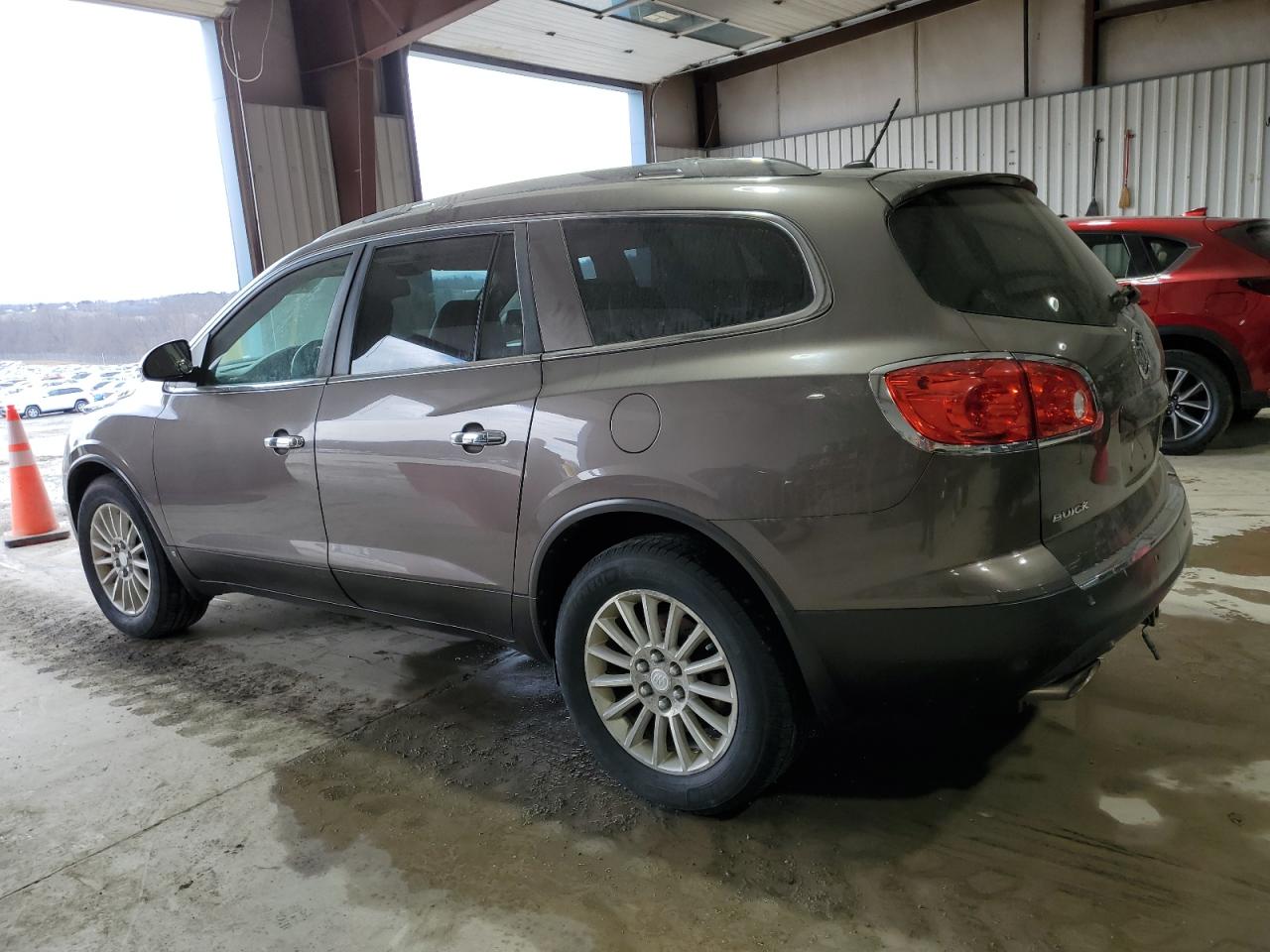 2010 Buick Enclave - Image 2