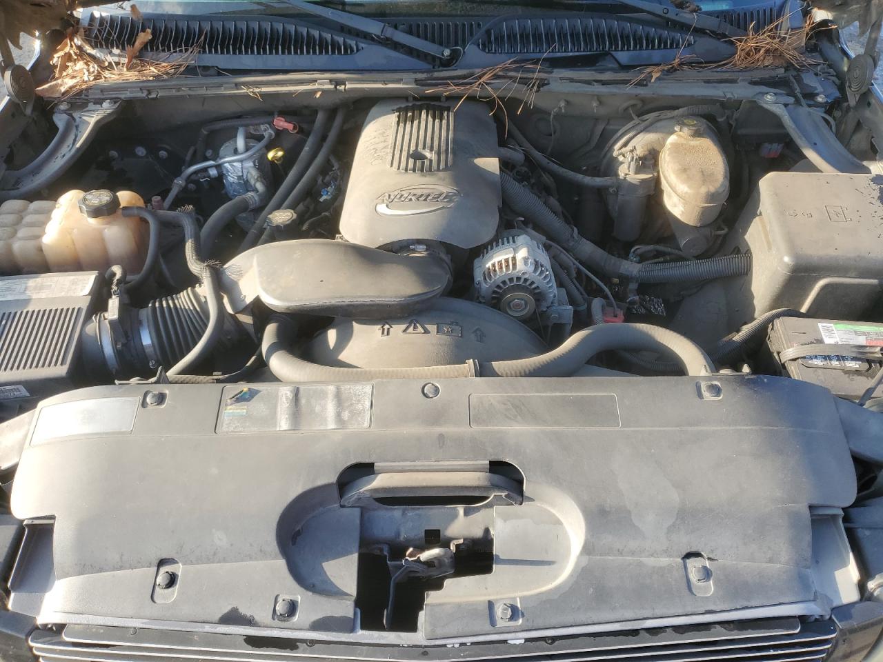 2003 Chevrolet Silverado - Image 11
