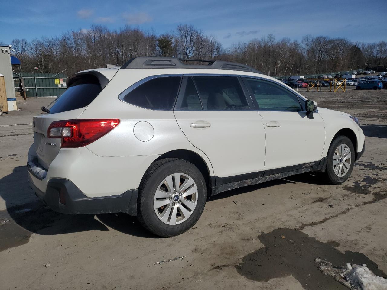 2018 Subaru Outback - Image 3