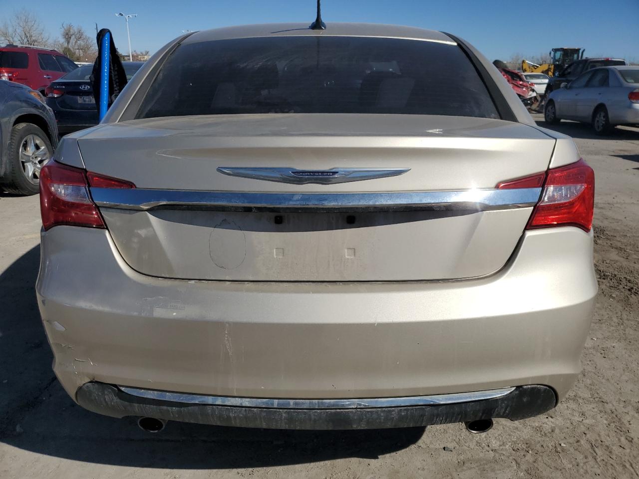 2013 Chrysler 200 - Image 6