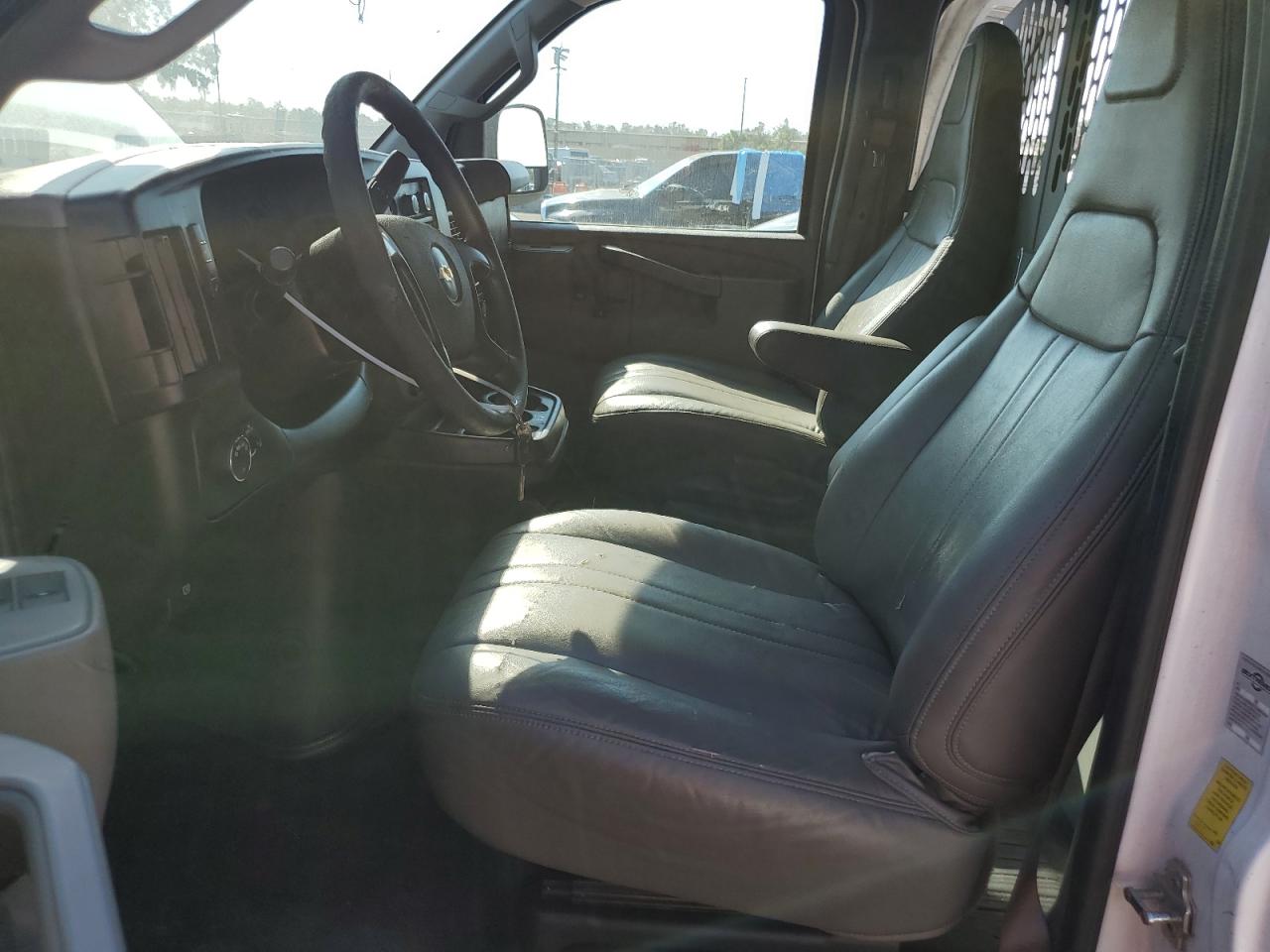 2016 Chevrolet Express - Image 7
