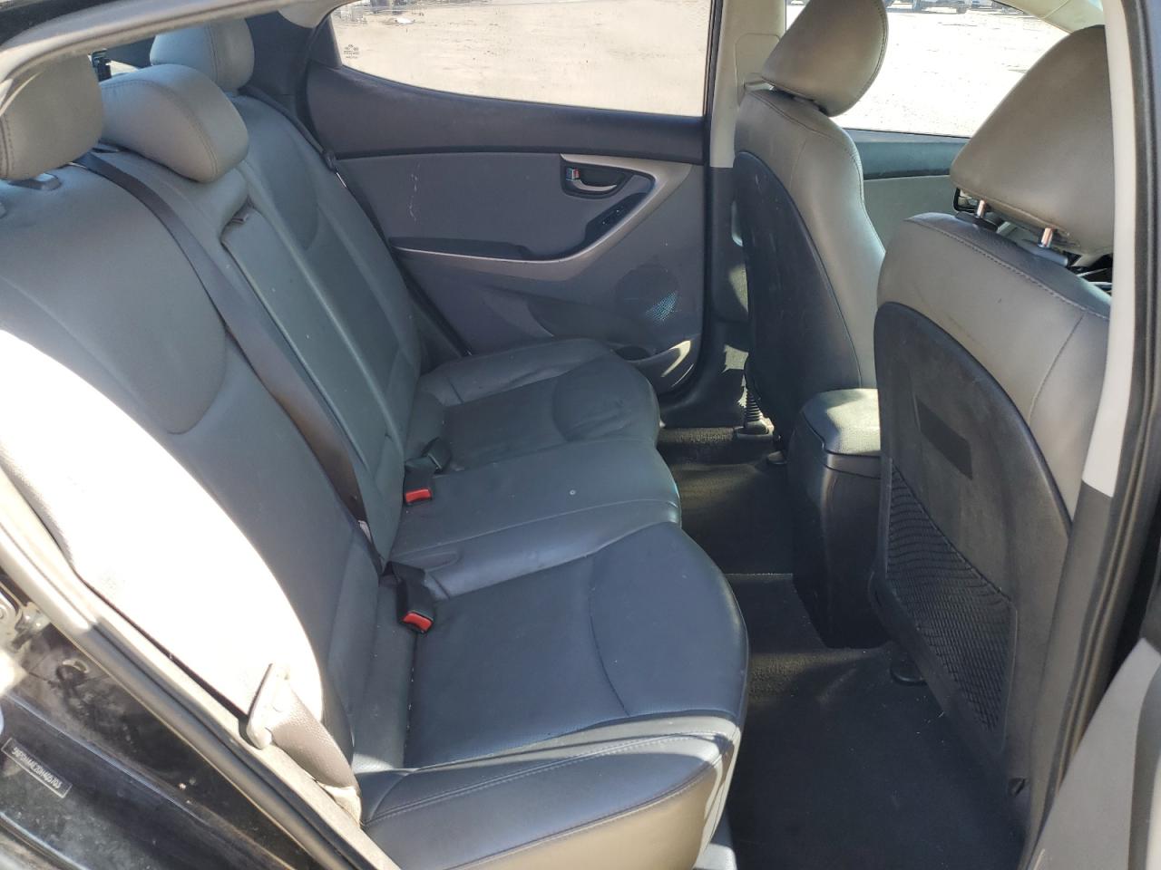 2013 Hyundai Elantra - Image 10