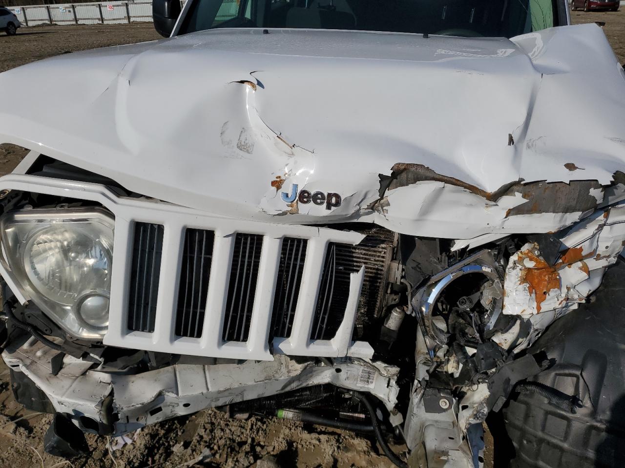 2012 Jeep Liberty (North America) - Image 12