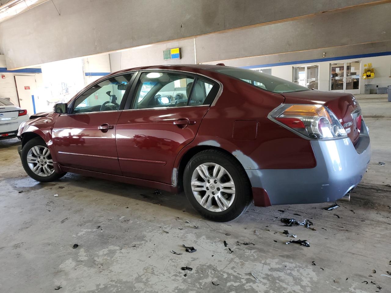 2010 Nissan Altima - Image 2