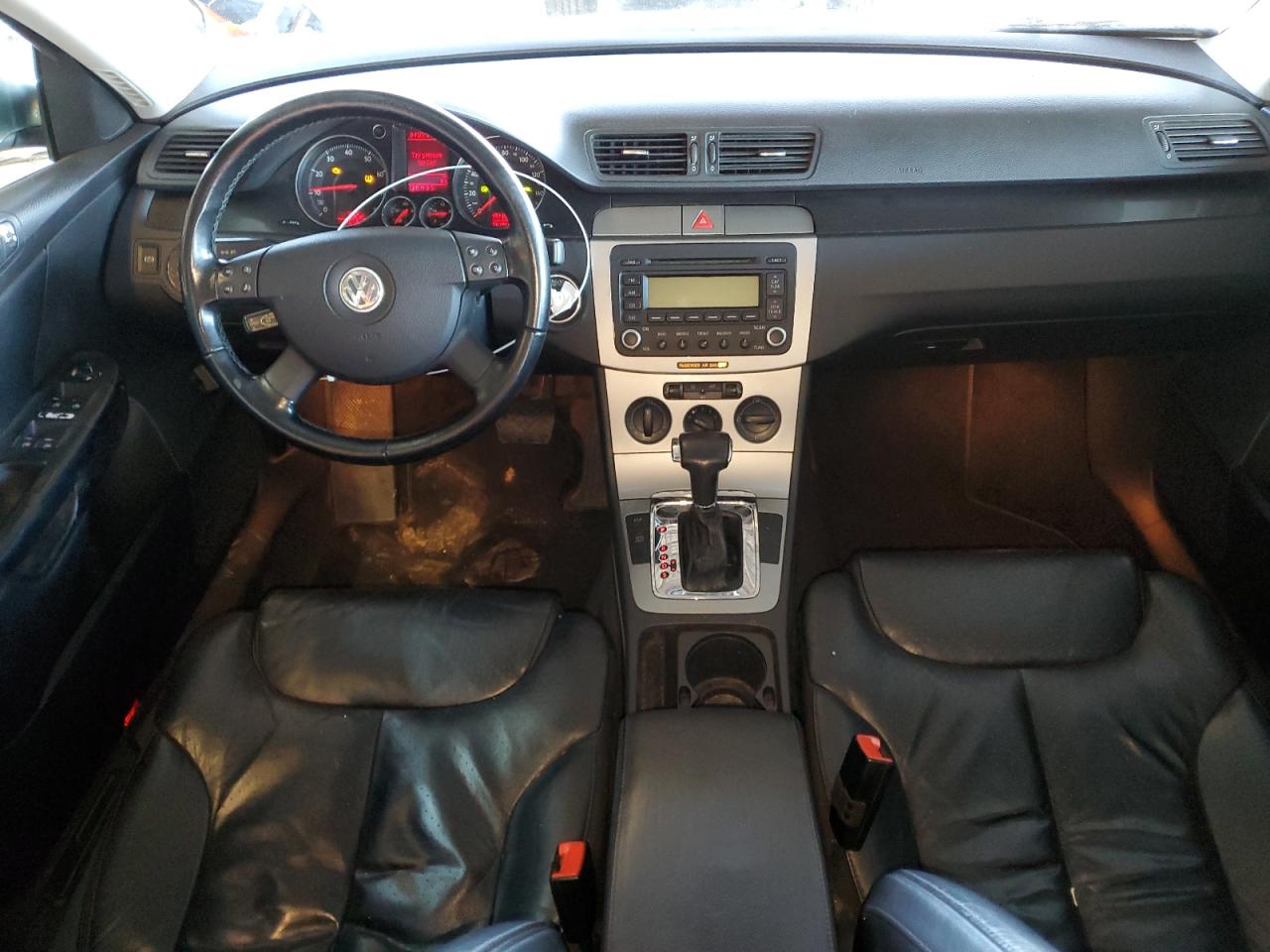 2006 Volkswagen Passat - Image 8