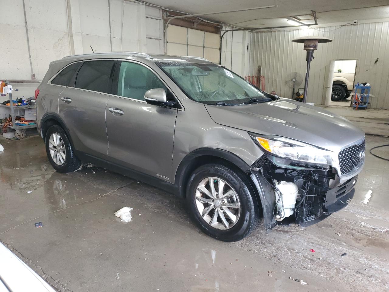 2017 Kia Sorento - Image 4
