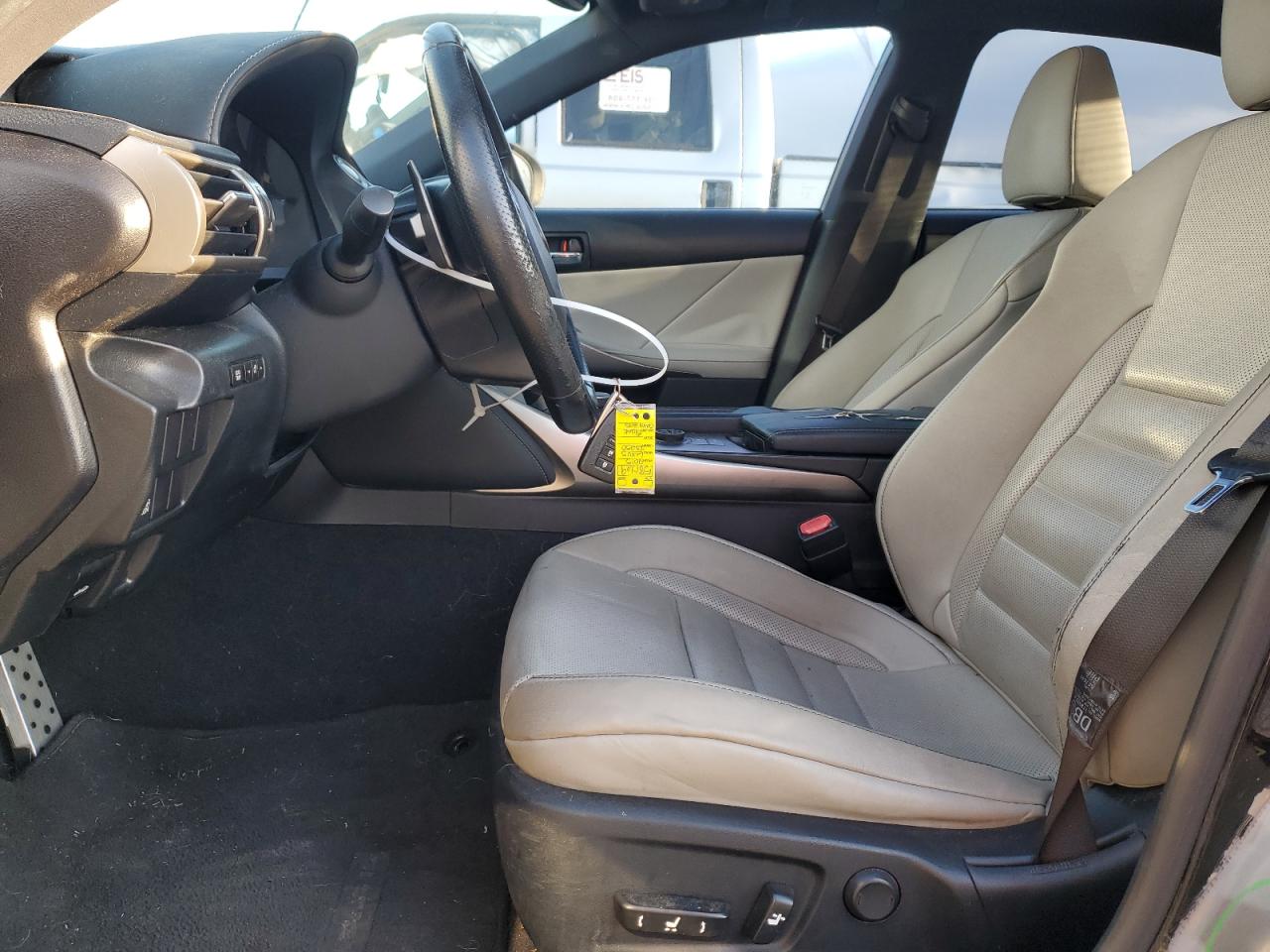 2015 Lexus IS - Image 7