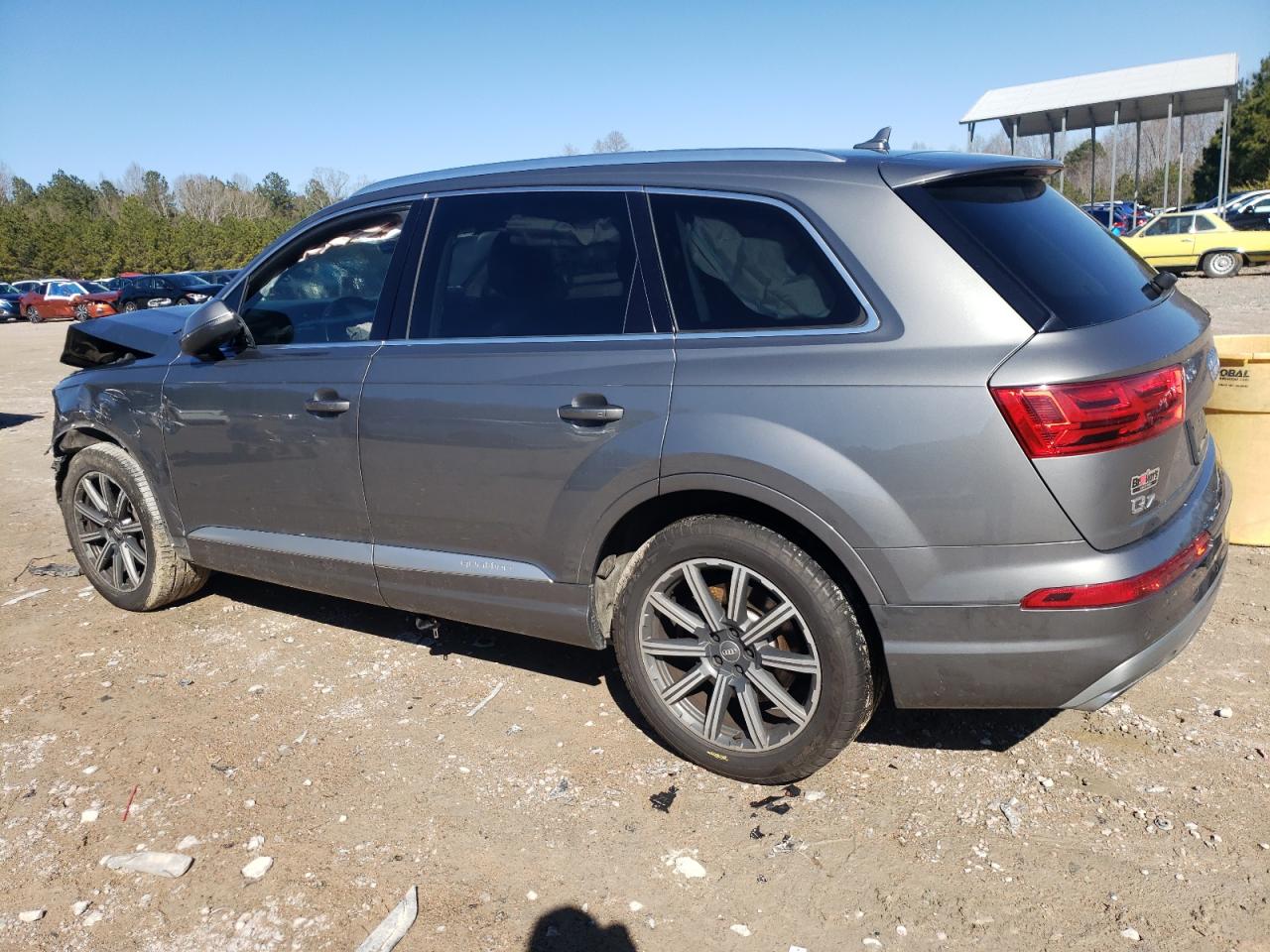 2017 Audi Q7 - Image 2