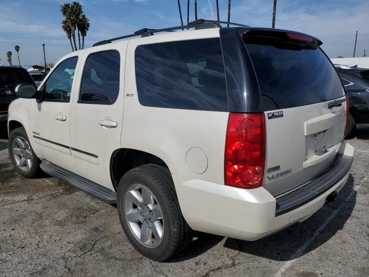 2011 GMC Yukon - Image 2