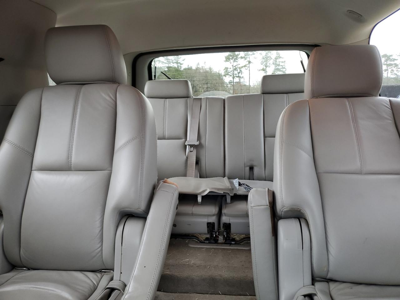2011 GMC Yukon - Image 10