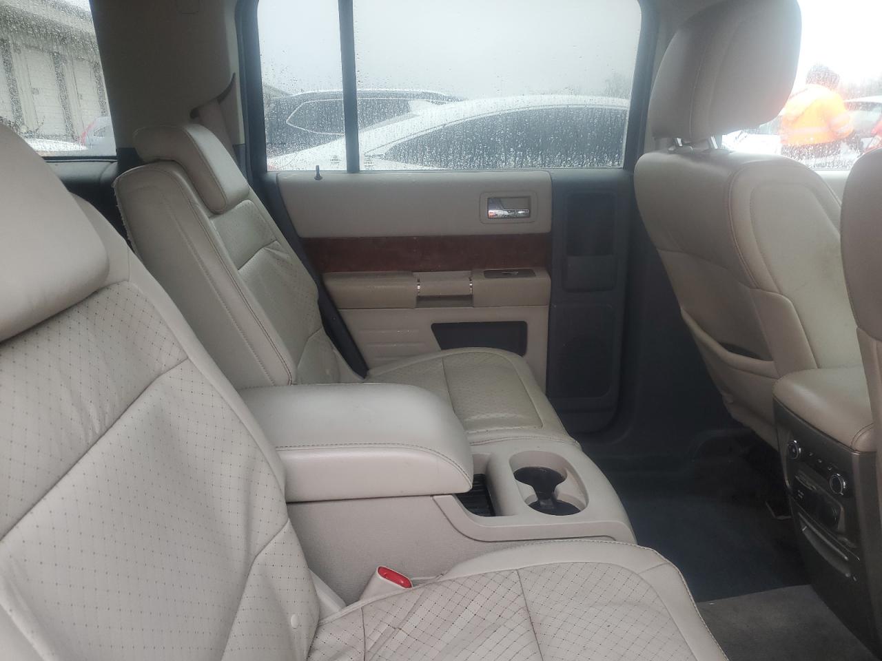 2009 Ford Flex - Image 11