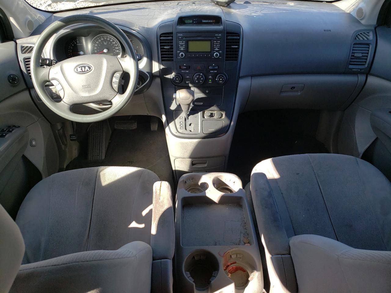 2009 Kia Sedona - Image 8