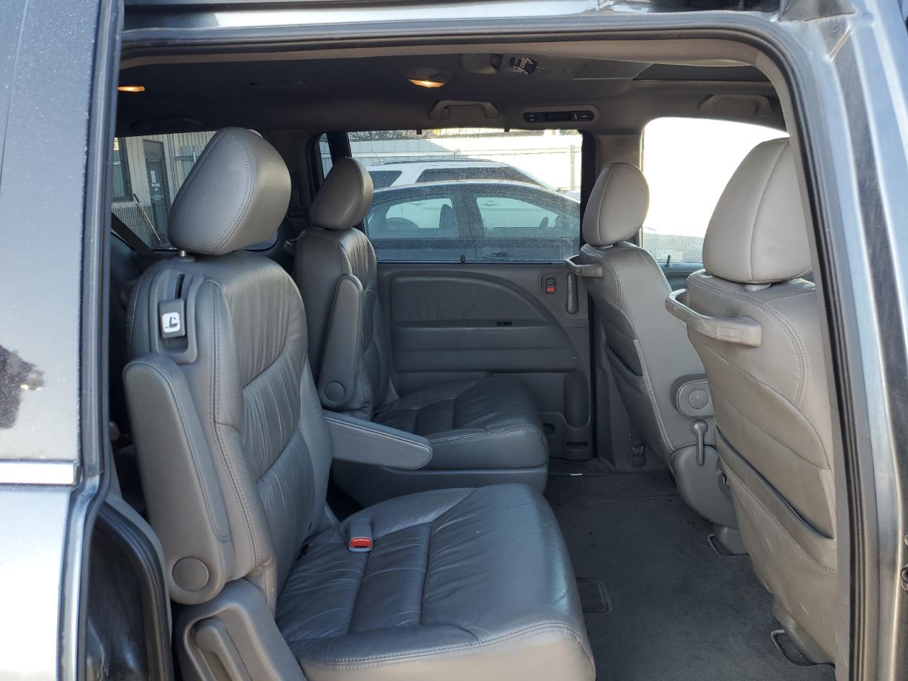 2010 Honda Odyssey - Image 11