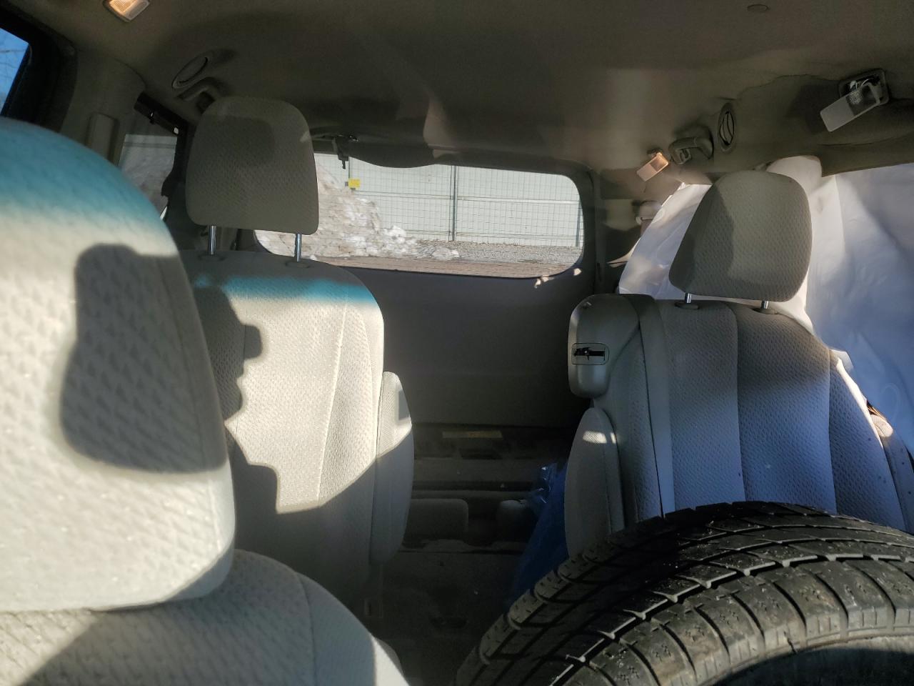 2012 Toyota Sienna - Image 10