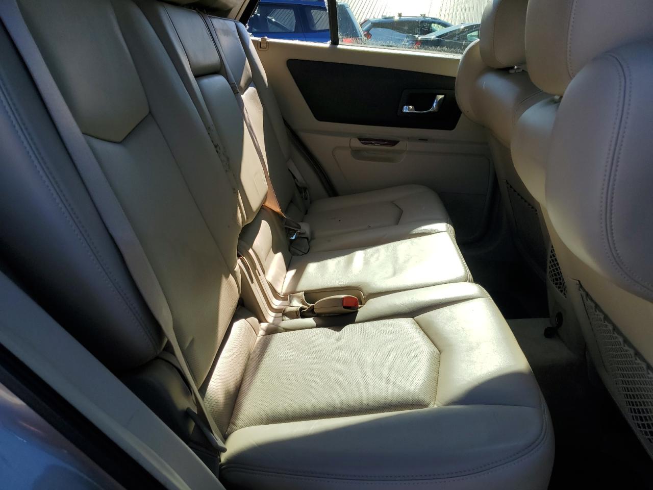 2004 Cadillac SRX - Image 11