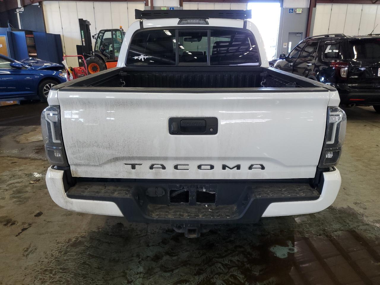 2018 Toyota Tacoma - Image 6