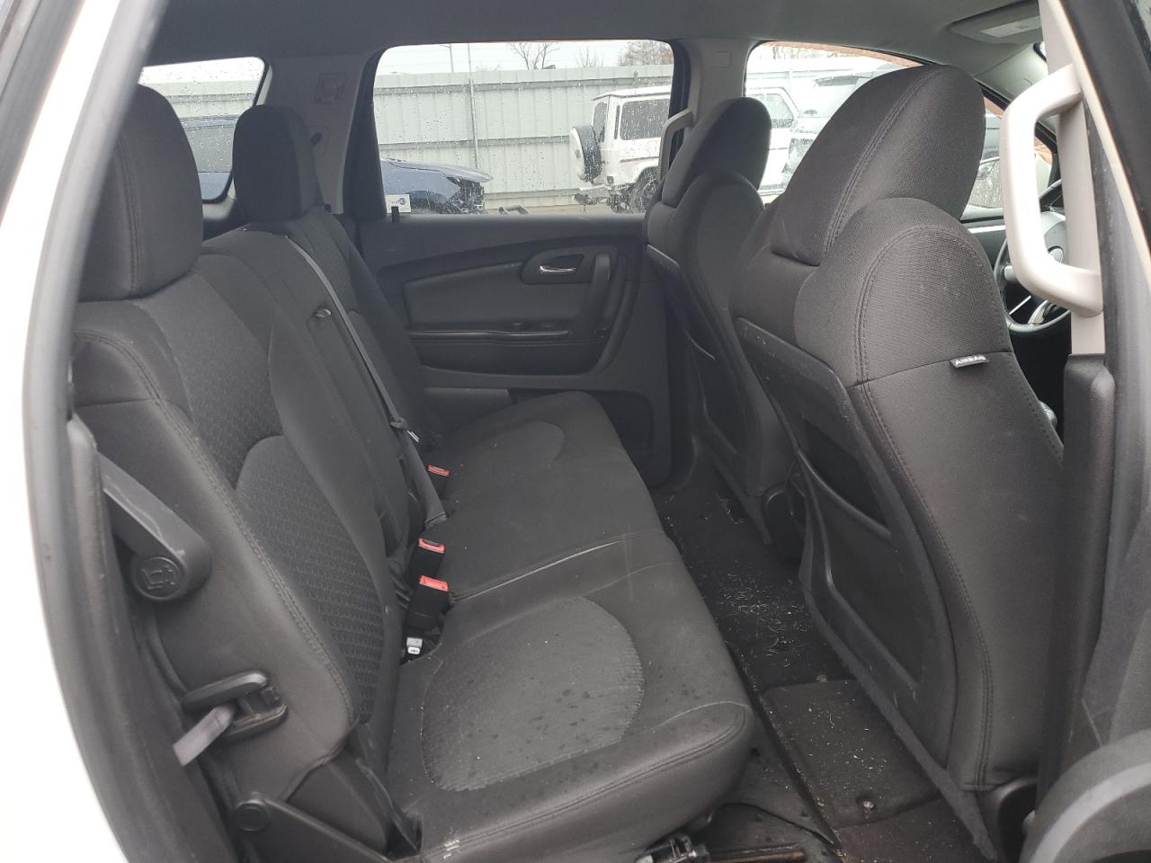 2011 Chevrolet Traverse - Image 11