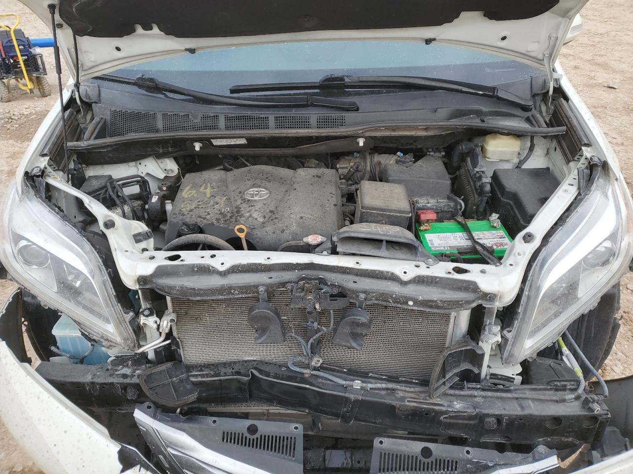 2017 Toyota Sienna - Image 14