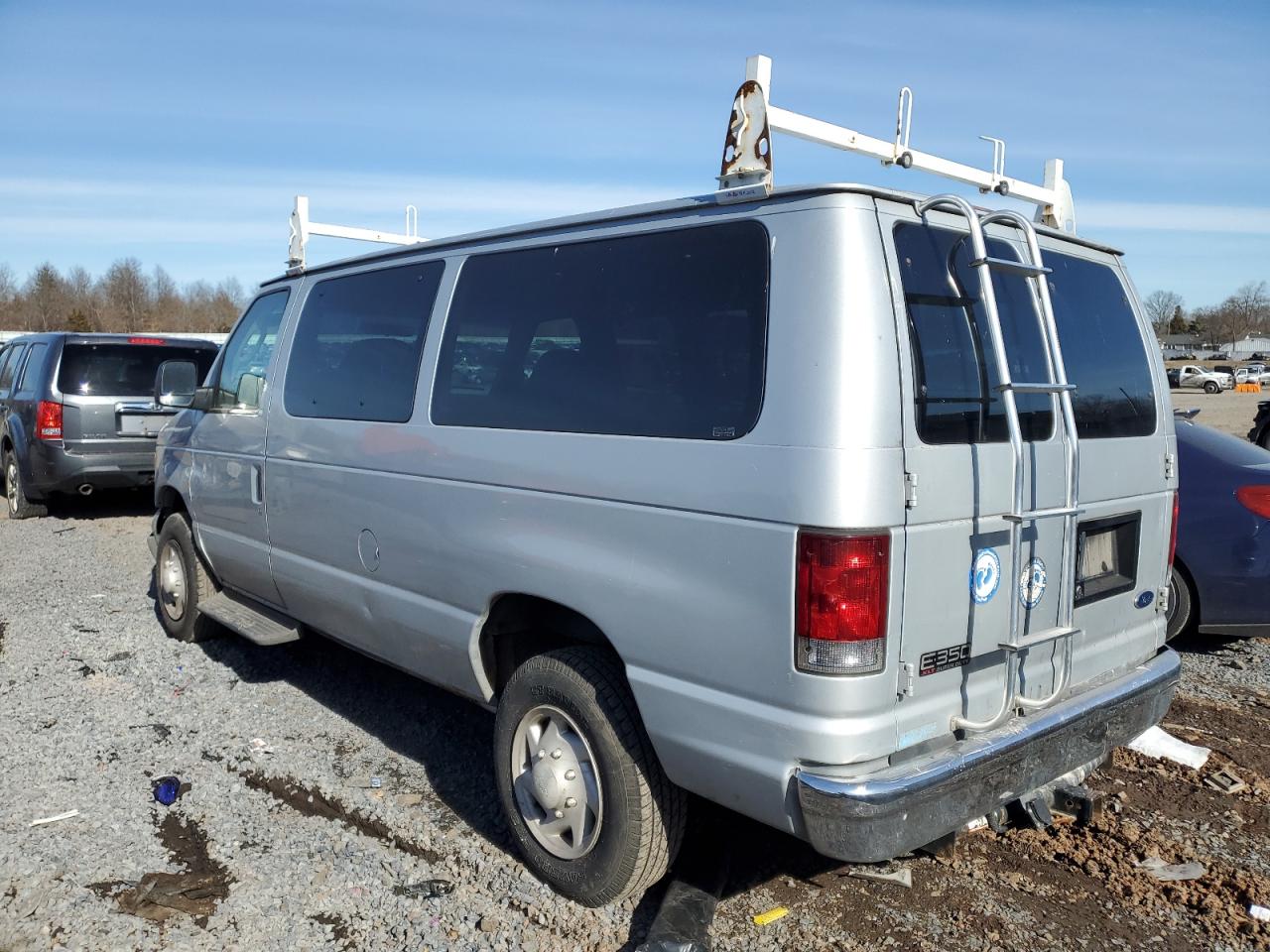 2005 Ford Econoline - Image 2