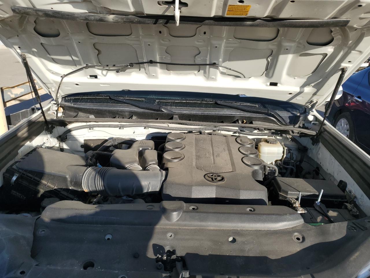 2010 Toyota 4Runner - Image 12