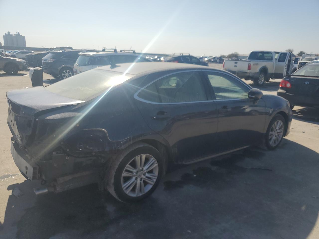2014 Lexus ES - Image 3