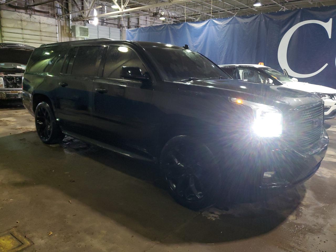 2015 GMC Yukon - Image 4