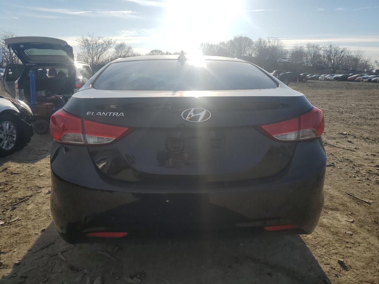 2013 Hyundai Elantra - Image 6
