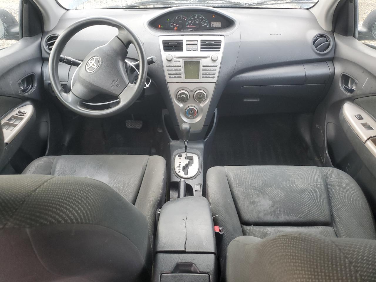 2010 Toyota Yaris - Image 8