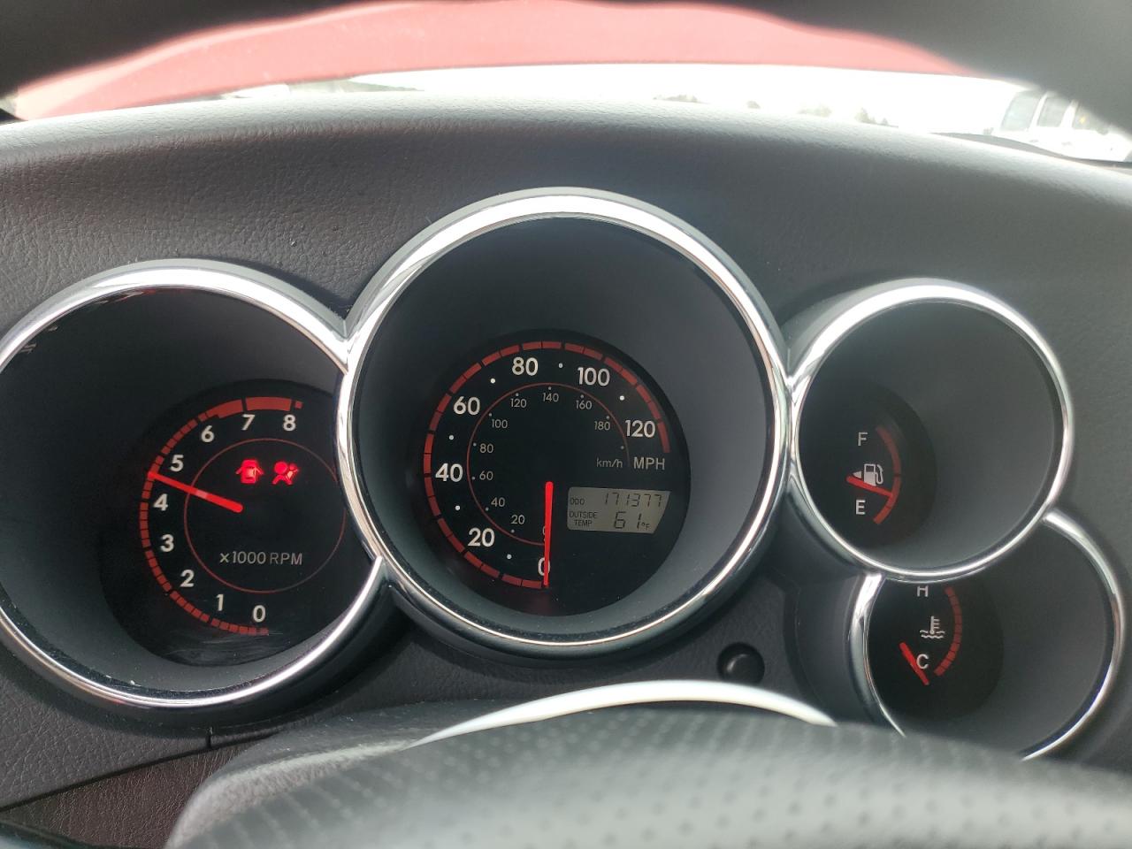 2006 Pontiac Vibe - Image 9