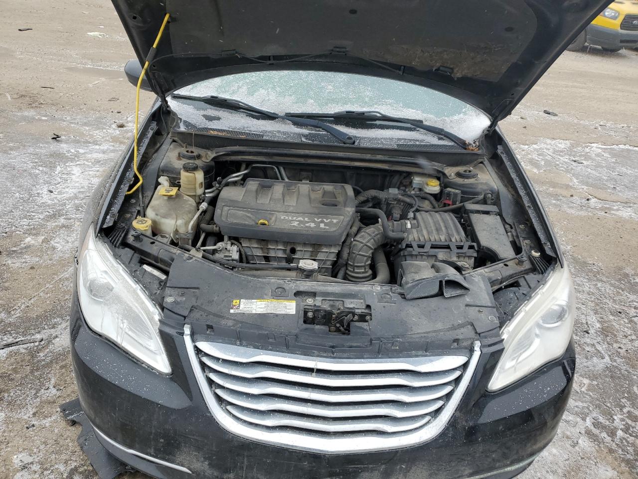 2011 Chrysler 200 - Image 12