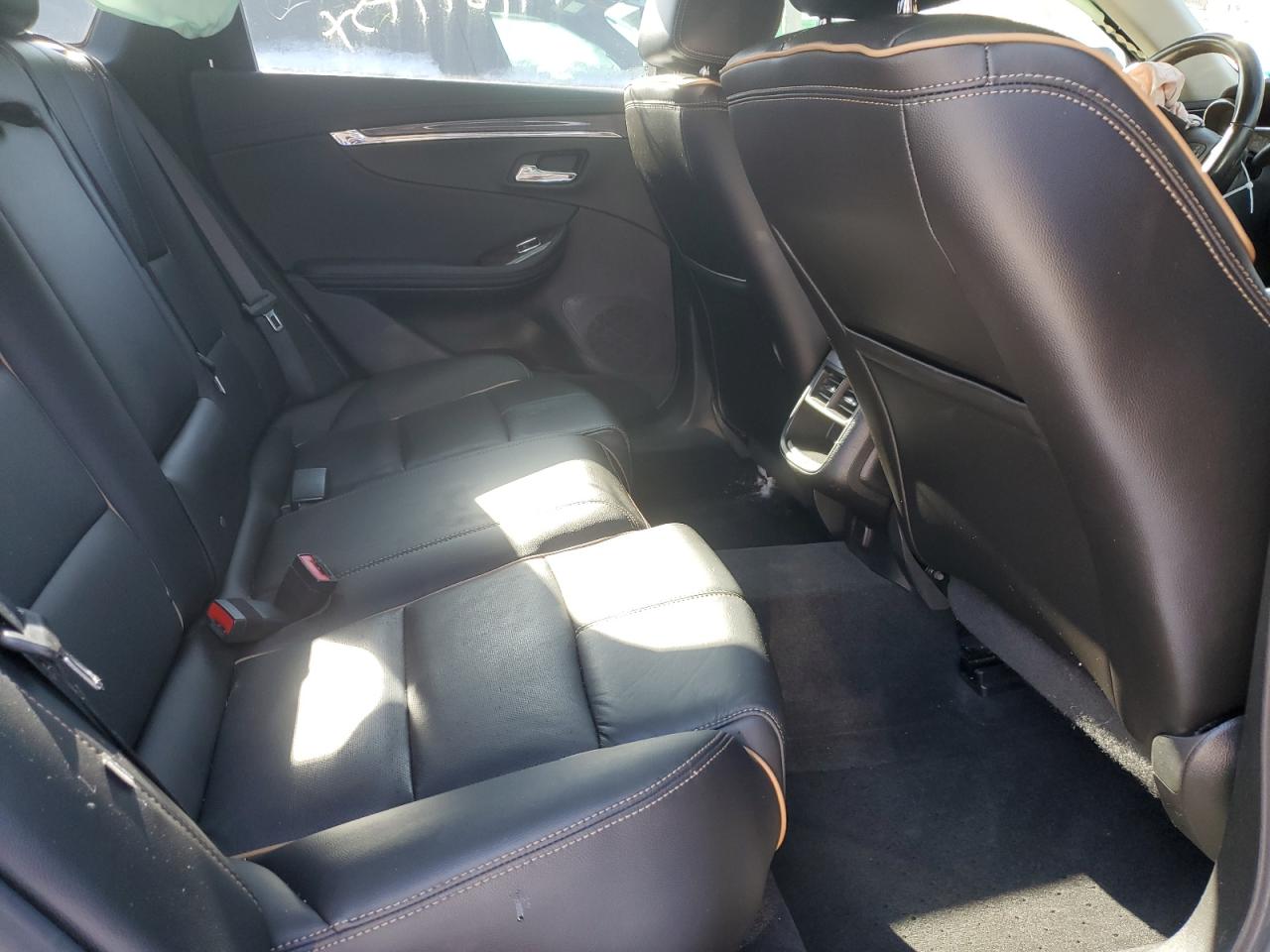 2015 Chevrolet Impala - Image 10