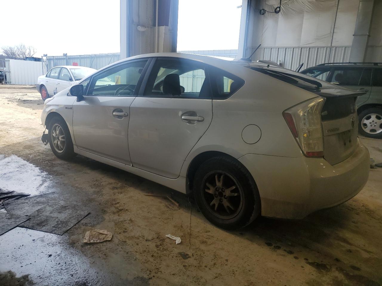 2011 Toyota Prius - Image 2