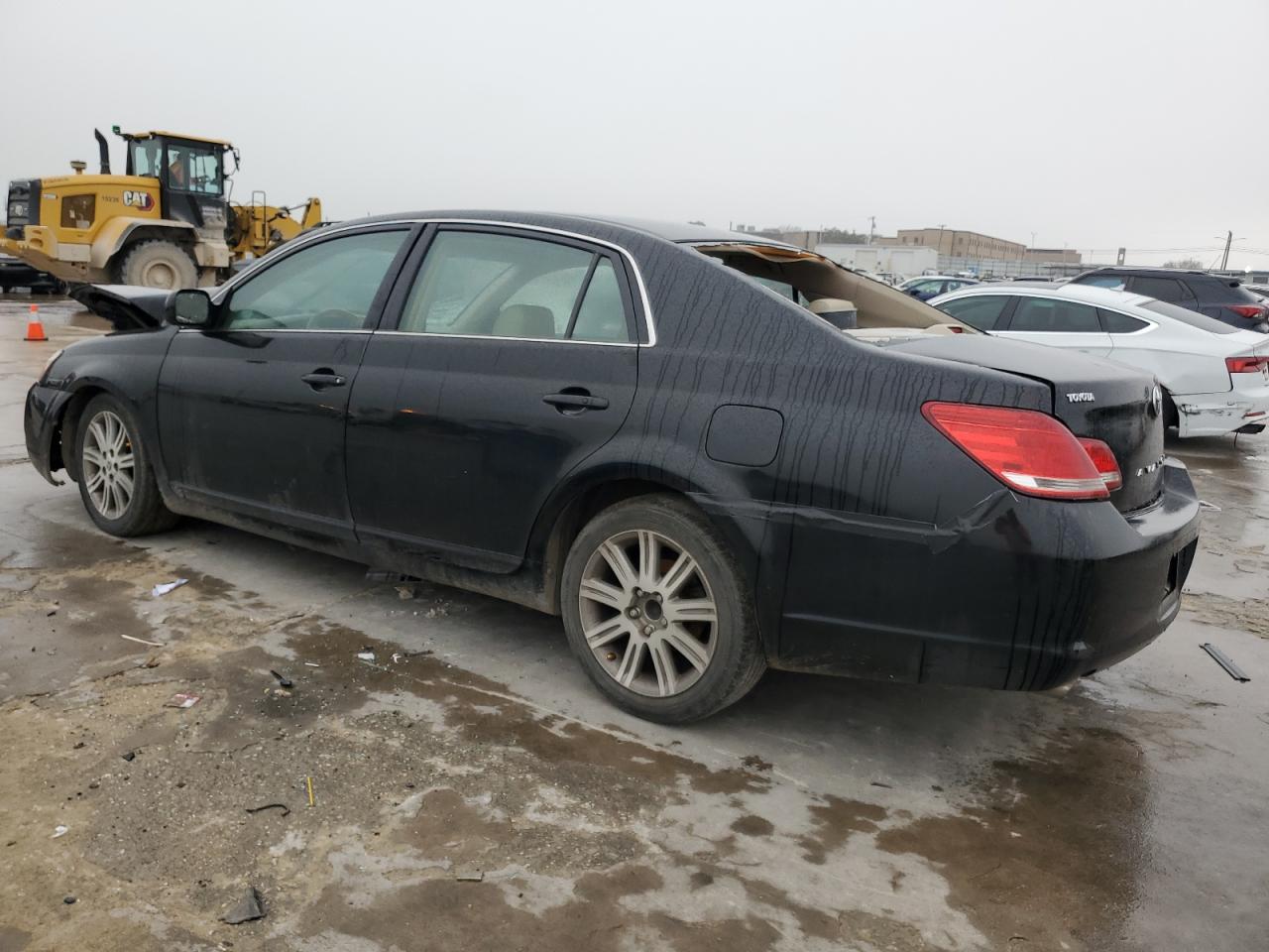 2007 Toyota Avalon - Image 2