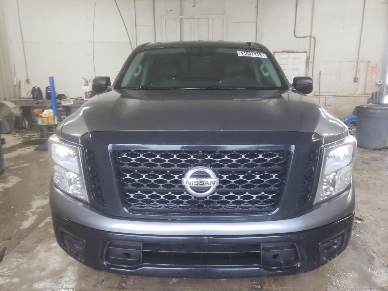 2019 Nissan Titan - Image 5