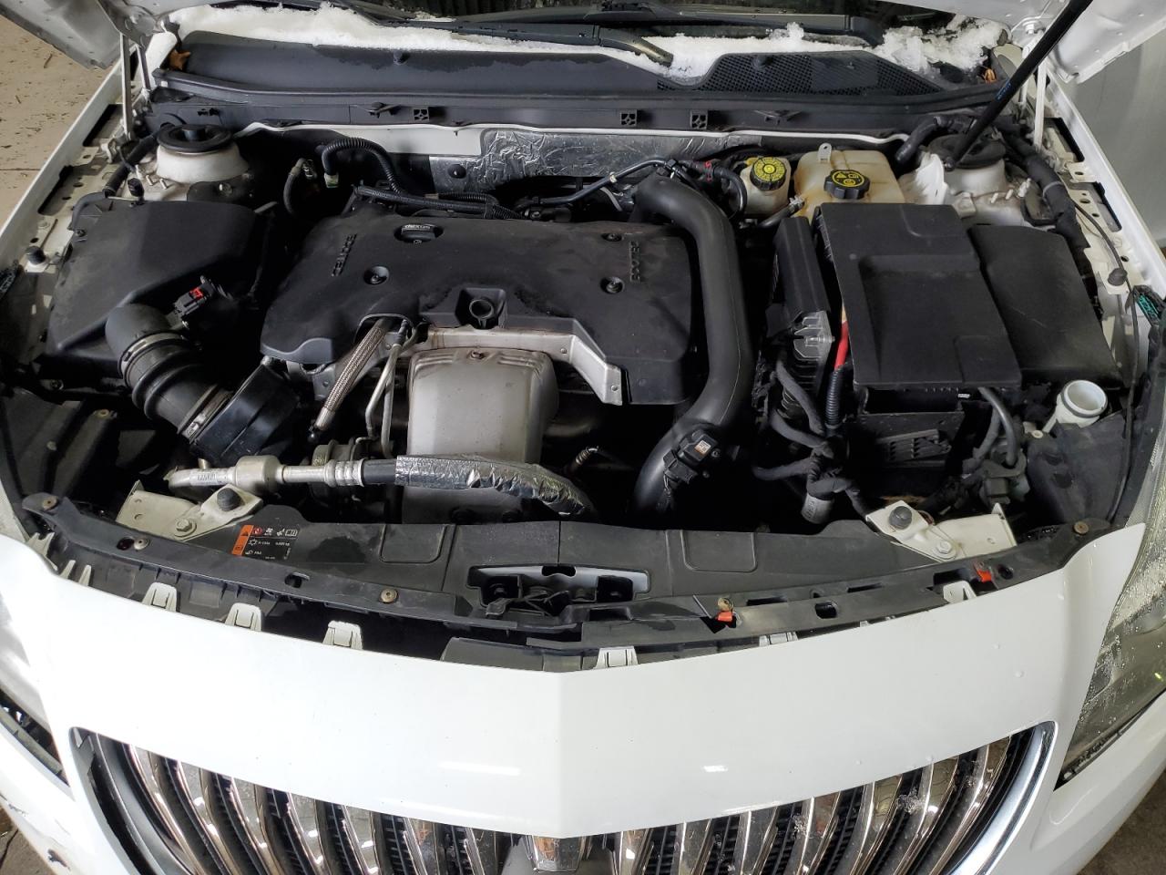 2015 Buick Regal - Image 11