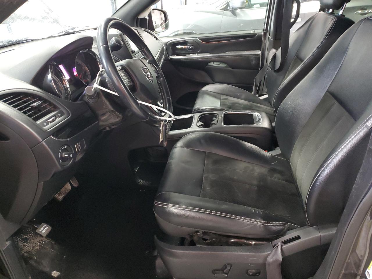 2019 Dodge Caravan - Image 7