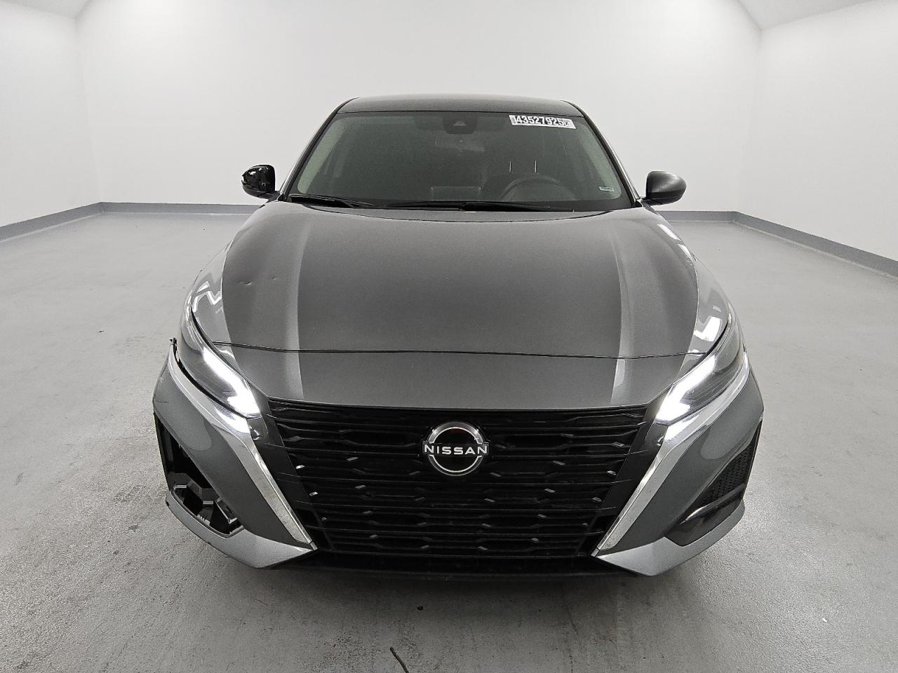 2024 Nissan Altima - Image 5