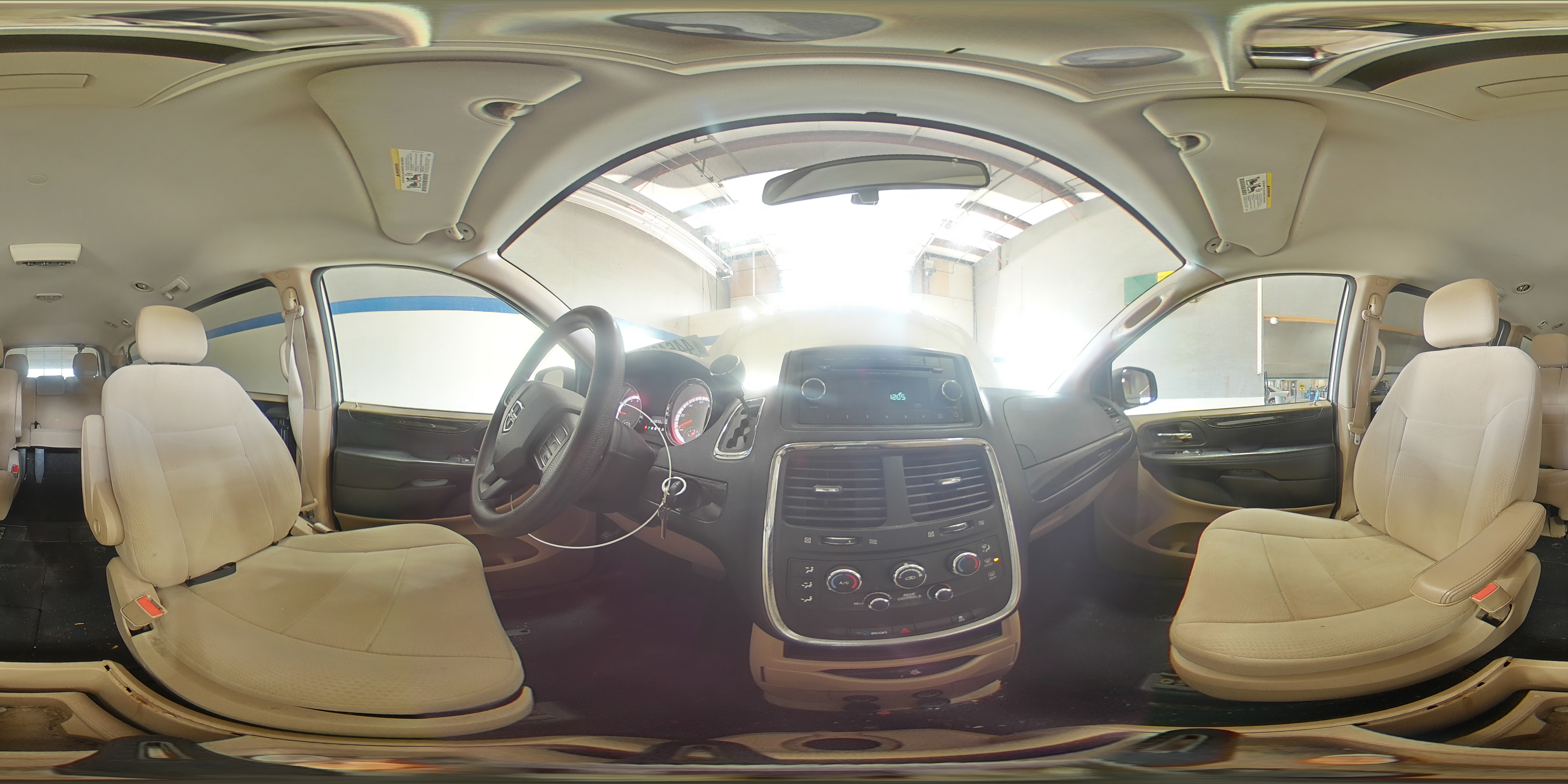 2014 Dodge Caravan - Image 14