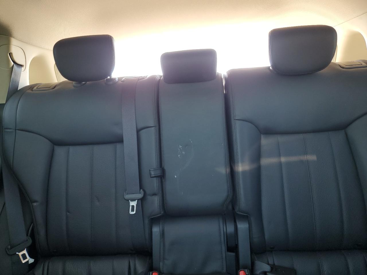 2015 Infiniti QX70 - Image 10