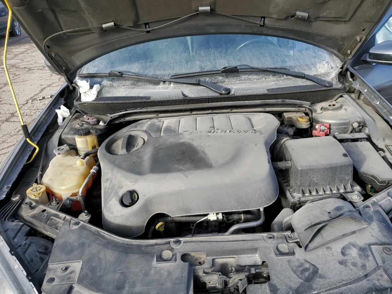 2012 Chrysler 200 - Image 13