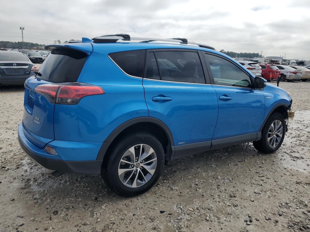 2017 Toyota RAV 4 - Image 3