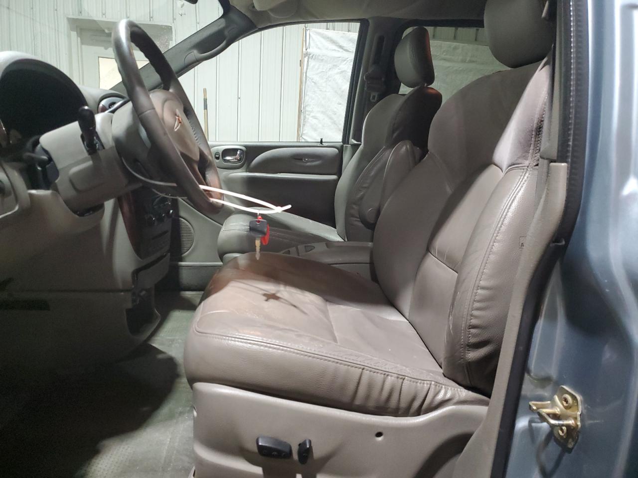 2003 Chrysler Town & Country - Image 7